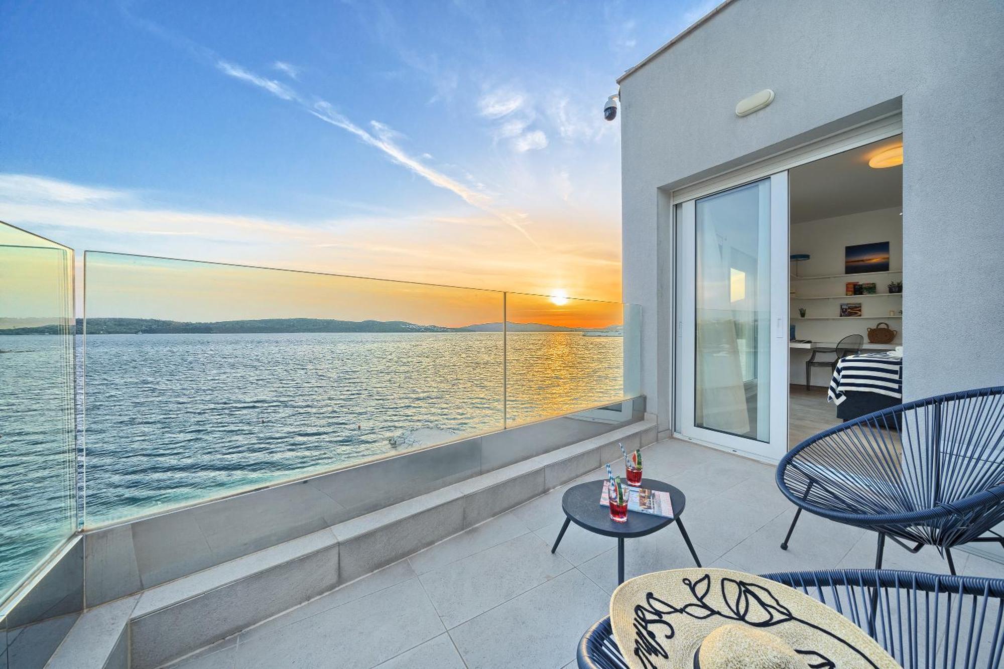 Livingstone Beach House Trogir Bagian luar foto
