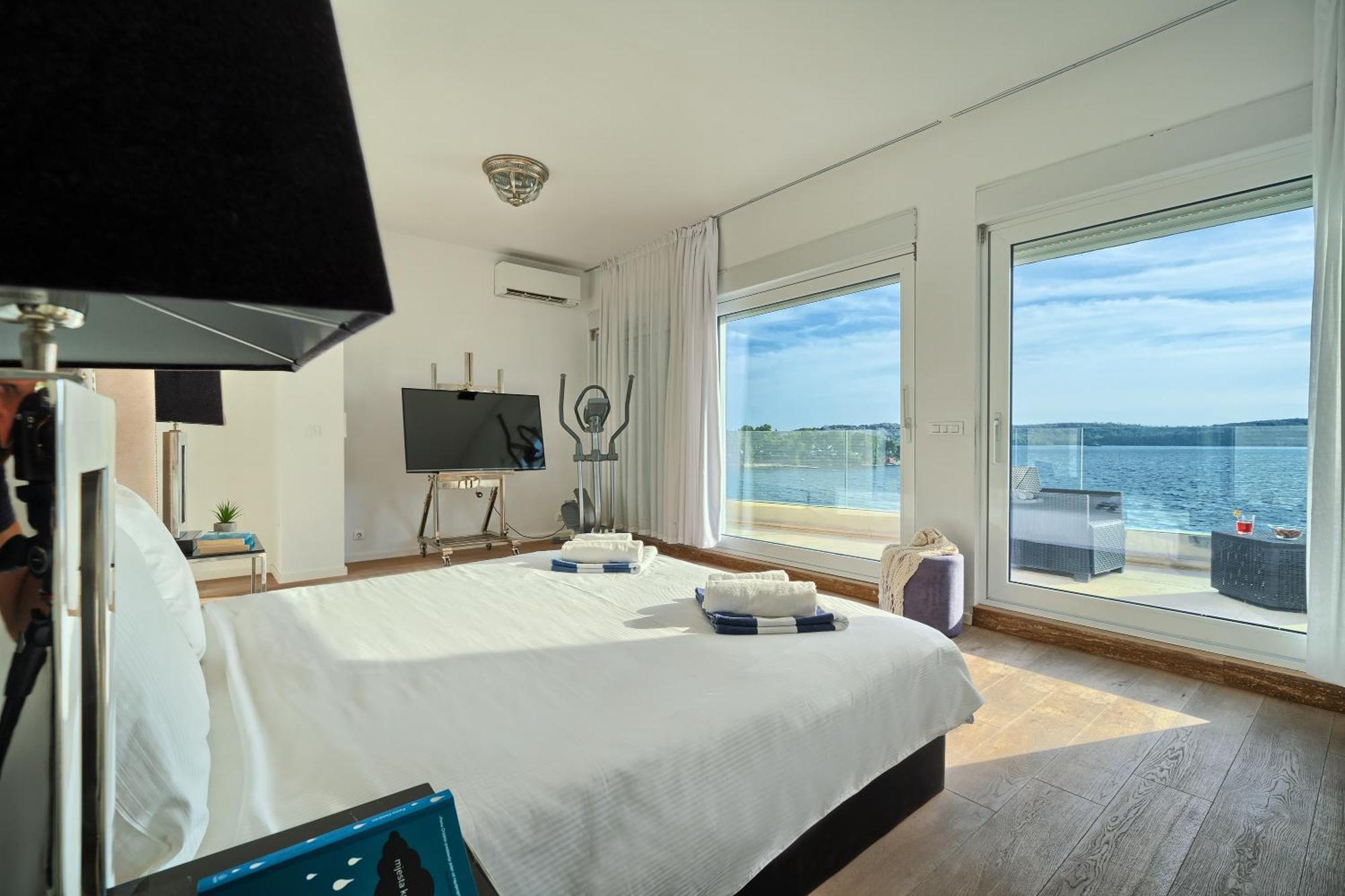 Livingstone Beach House Trogir Bagian luar foto
