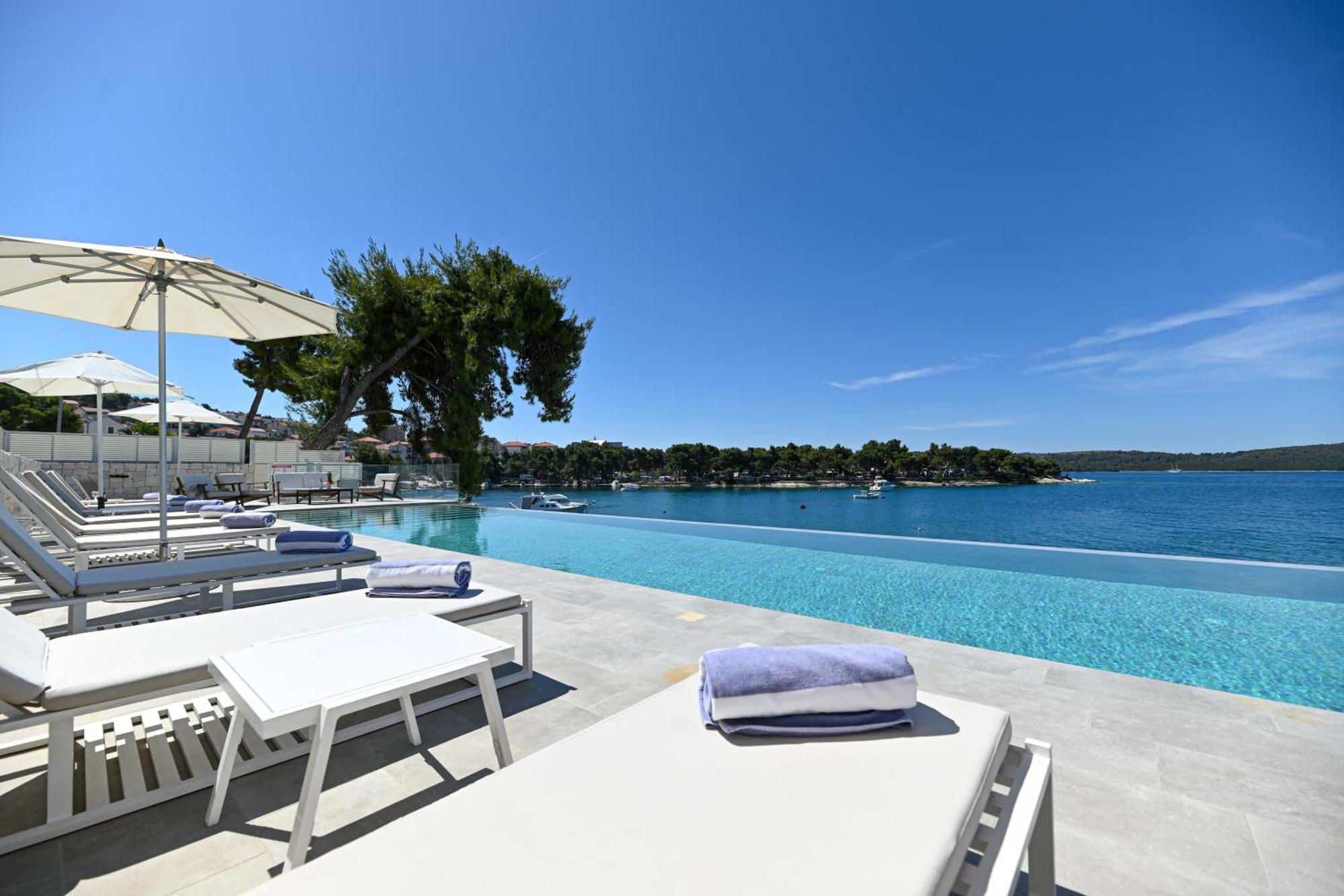 Livingstone Beach House Trogir Bagian luar foto